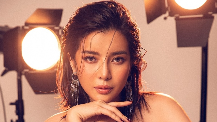 Cao Thái Hà tạo hình sắc sảo trong poster Hoạn Thư của phim điện ảnh “Kiều”