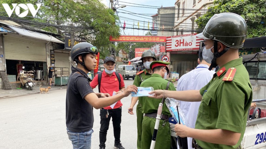 Hanoi cracks down on COVID-19 regulation violators
