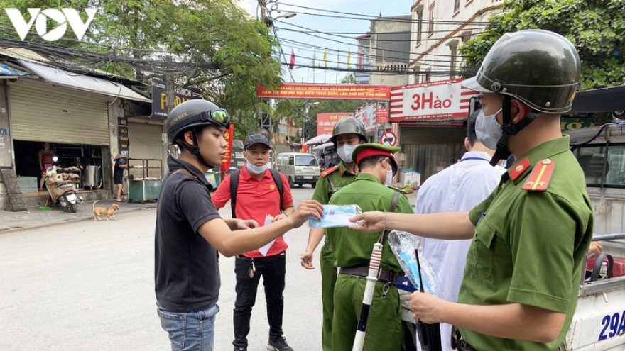 Hanoi cracks down on COVID-19 regulation violators
