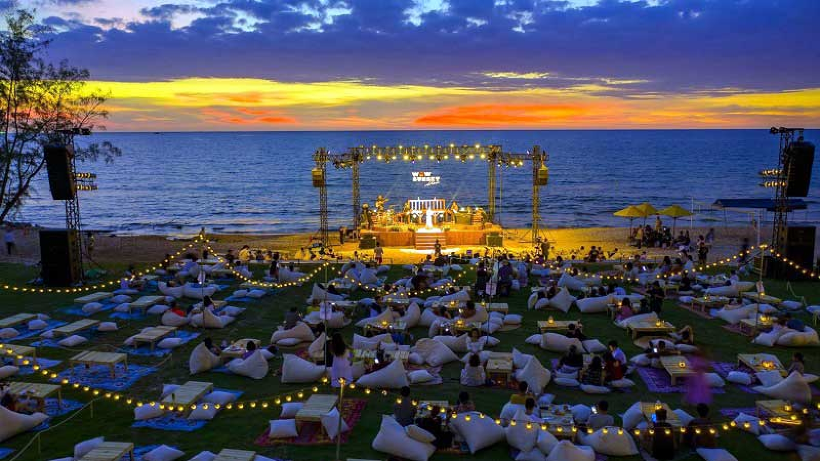Bữa tiệc âm nhạc đón hoàng hôn WOW Sunset Show