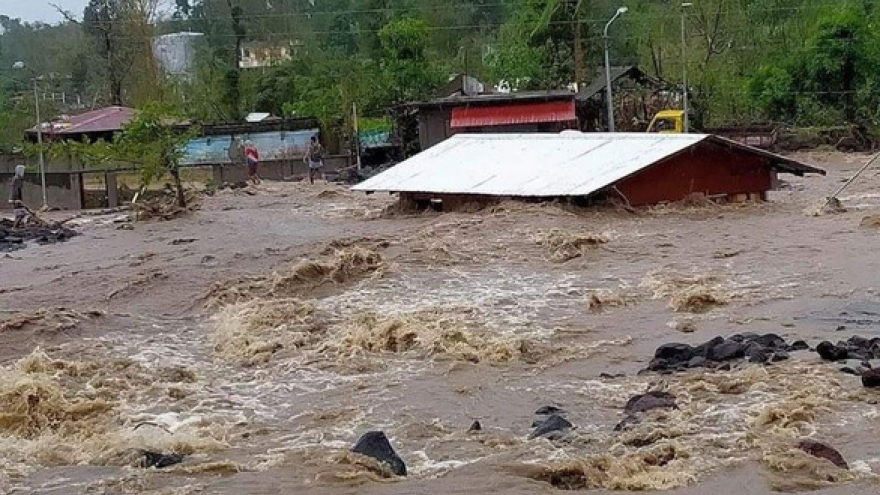 Bão Goni đổ bộ vào Philippines làm ít nhất 10 người thiệt mạng