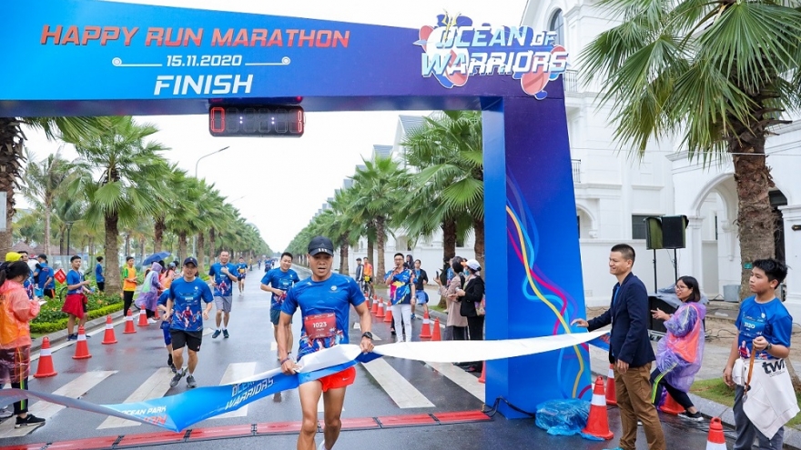 Bùng nổ ngày hội thể thao đầu tiên bên bờ biển giữa trung tâm Thủ đô