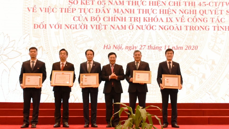 Công tác về người Việt Nam ở nước ngoài là một trụ cột trong công tác đối ngoại