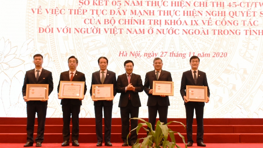 Công tác về người Việt Nam ở nước ngoài là một trụ cột trong công tác đối ngoại 