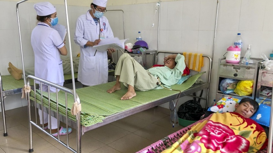 Quang Ngai hospital left overloaded by dengue fever outbreak