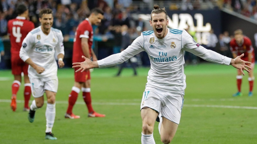 VIDEO: Bale ghi siêu phẩm không thể tin nổi trong PES 2021