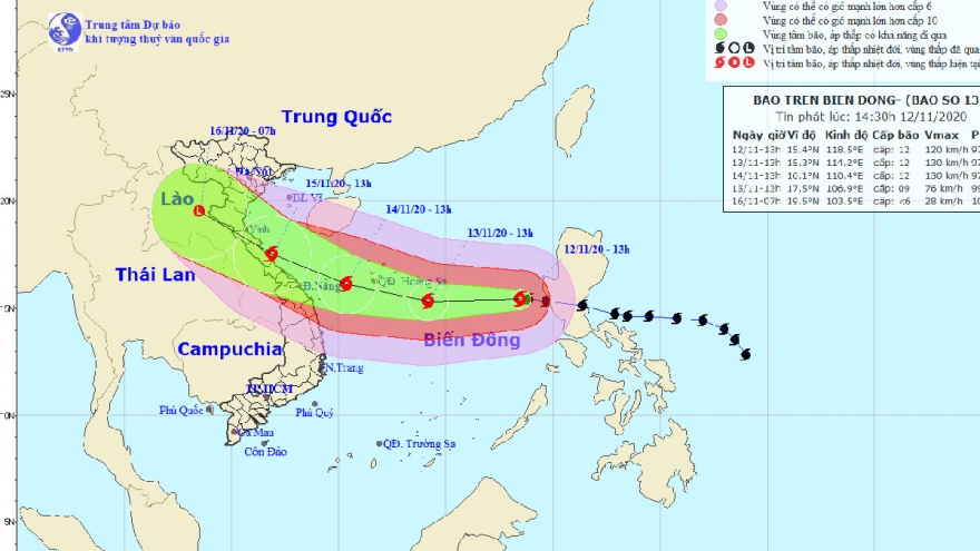 Bão số 13 có sức gió mạnh nhất 135 km/giờ, cách Hoàng Sa 700km