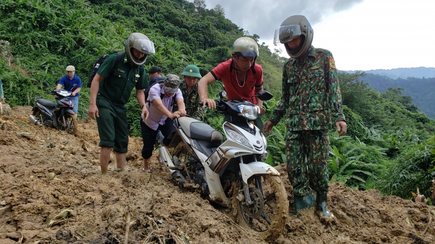 Bộ đội Biên phòng Quảng Nam căng mình giúp dân vùng sạt lở