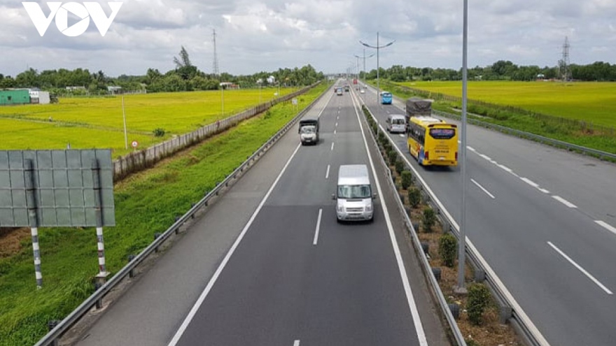 Dự thảo Luật Giao thông đường bộ sửa đổi: Có nên quy định về thu phí trên đường cao tốc?