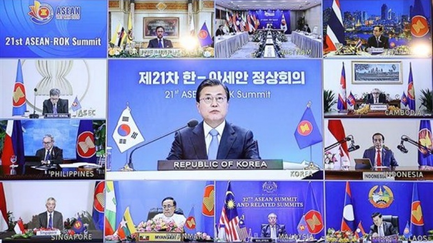 PM chairs 21st ASEAN-RoK Summit