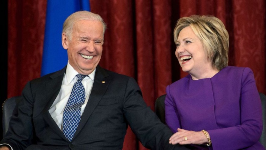 Bà Clinton mô tả chiến thắng của ông Biden “là trang mới của nước Mỹ”