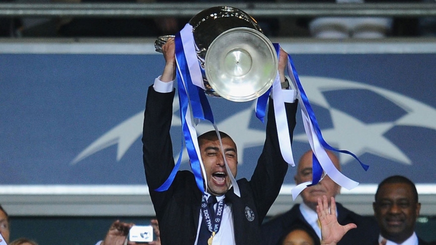 Ngày này năm xưa: Chelsea sa thải HLV từng vô địch Champions League 