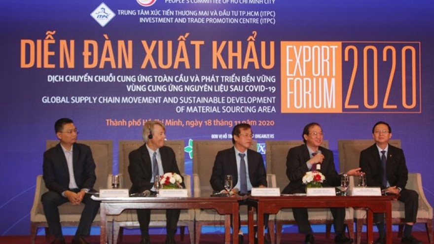 Forum suggests ways to bolster exports, economic recovery