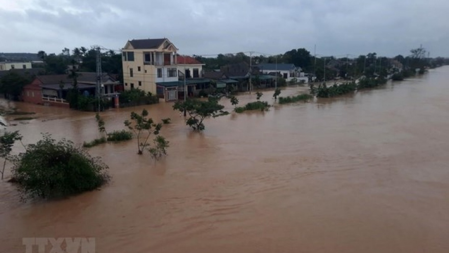 Flood-hit provinces get financial aid