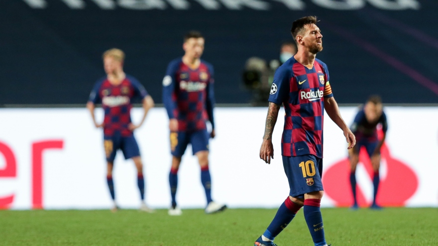 Barca giảm lương toàn bộ cầu thủ trong 3 năm, hé lộ tương lai Messi