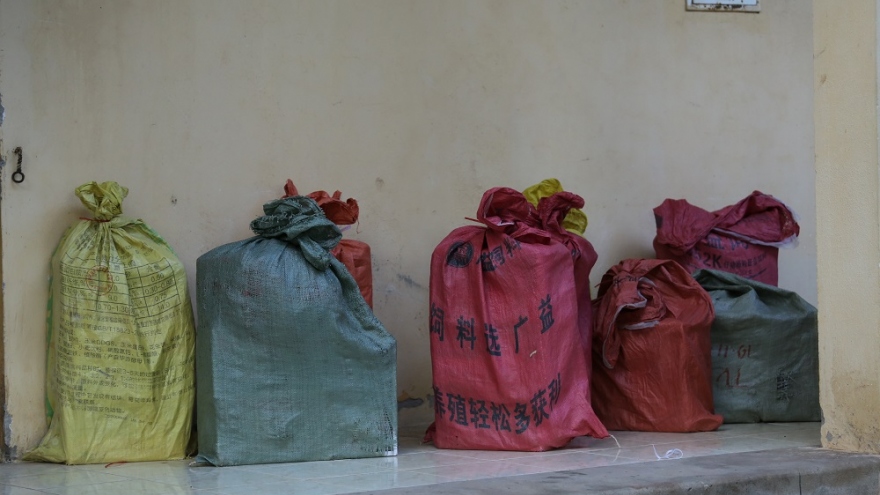 Lạng Sơn: Nhiều đối tượng buôn lậu phản kháng, giành giật hàng với lực lượng chức năng