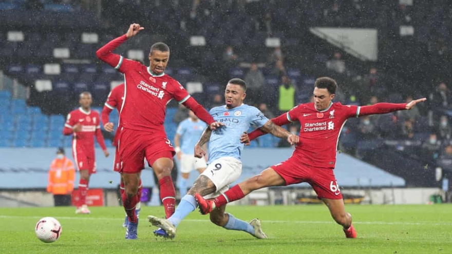 Hòa Man City, Liverpool mất ngôi đầu Premier League về tay Leicester