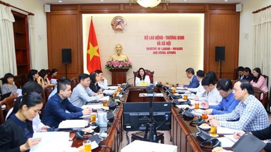 Ministry reviews implementation of global integration strategy on labour