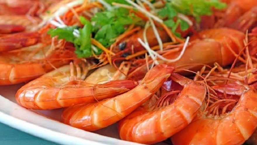Mách bạn cách luộc tôm vừa ngon ngọt mà không tanh