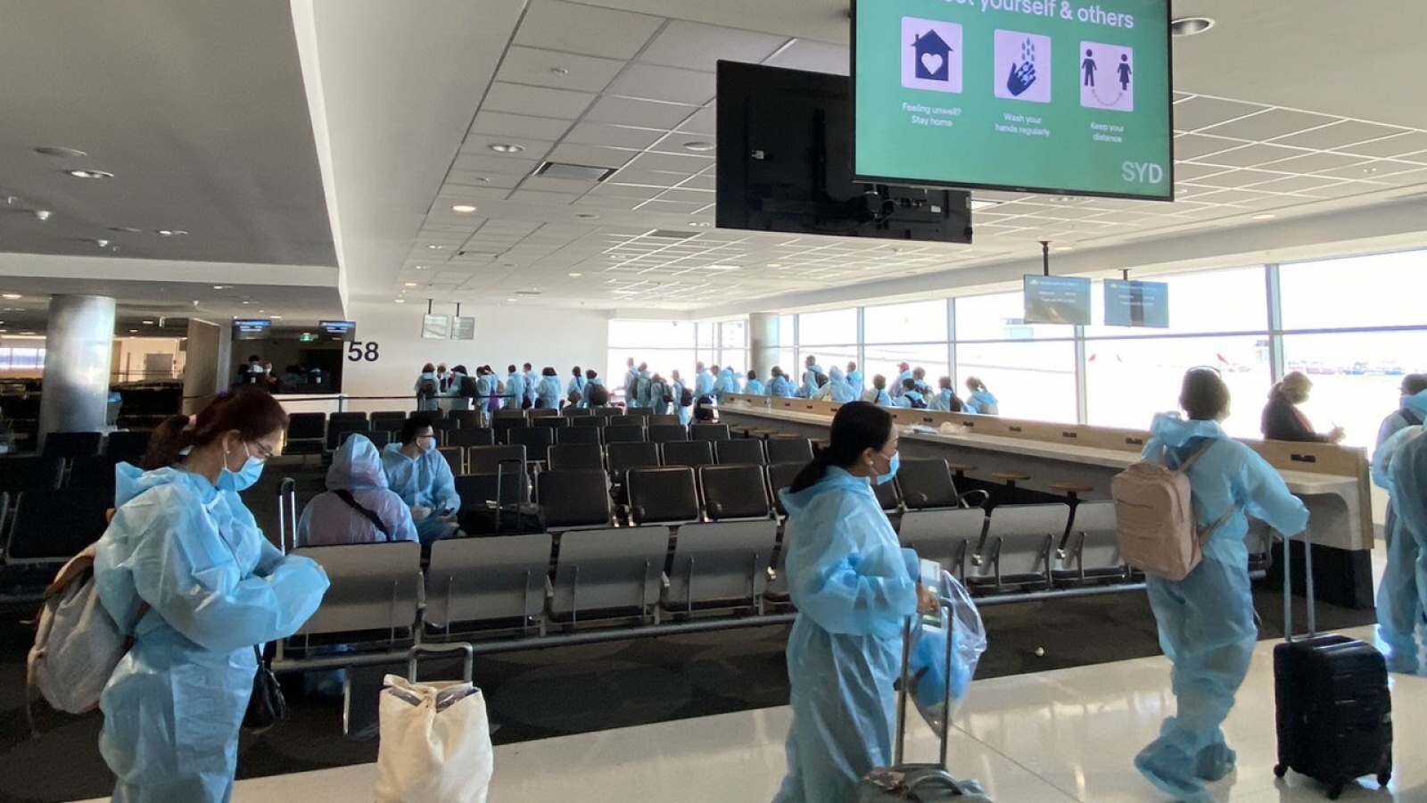 Đưa hơn 340 công dân Việt Nam từ Australia về nước an toàn