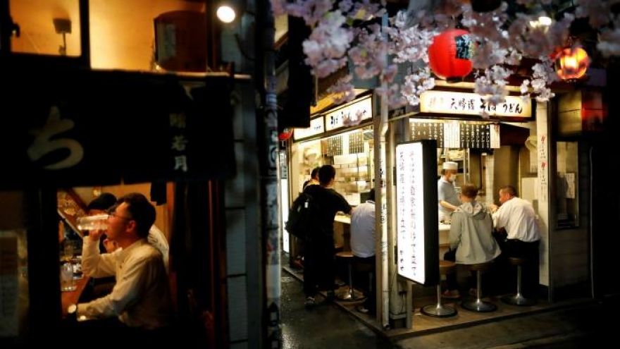 Tokyo (Nhật Bản) phải đóng cửa sớm các quán bar, nhà hàng do Covid-19