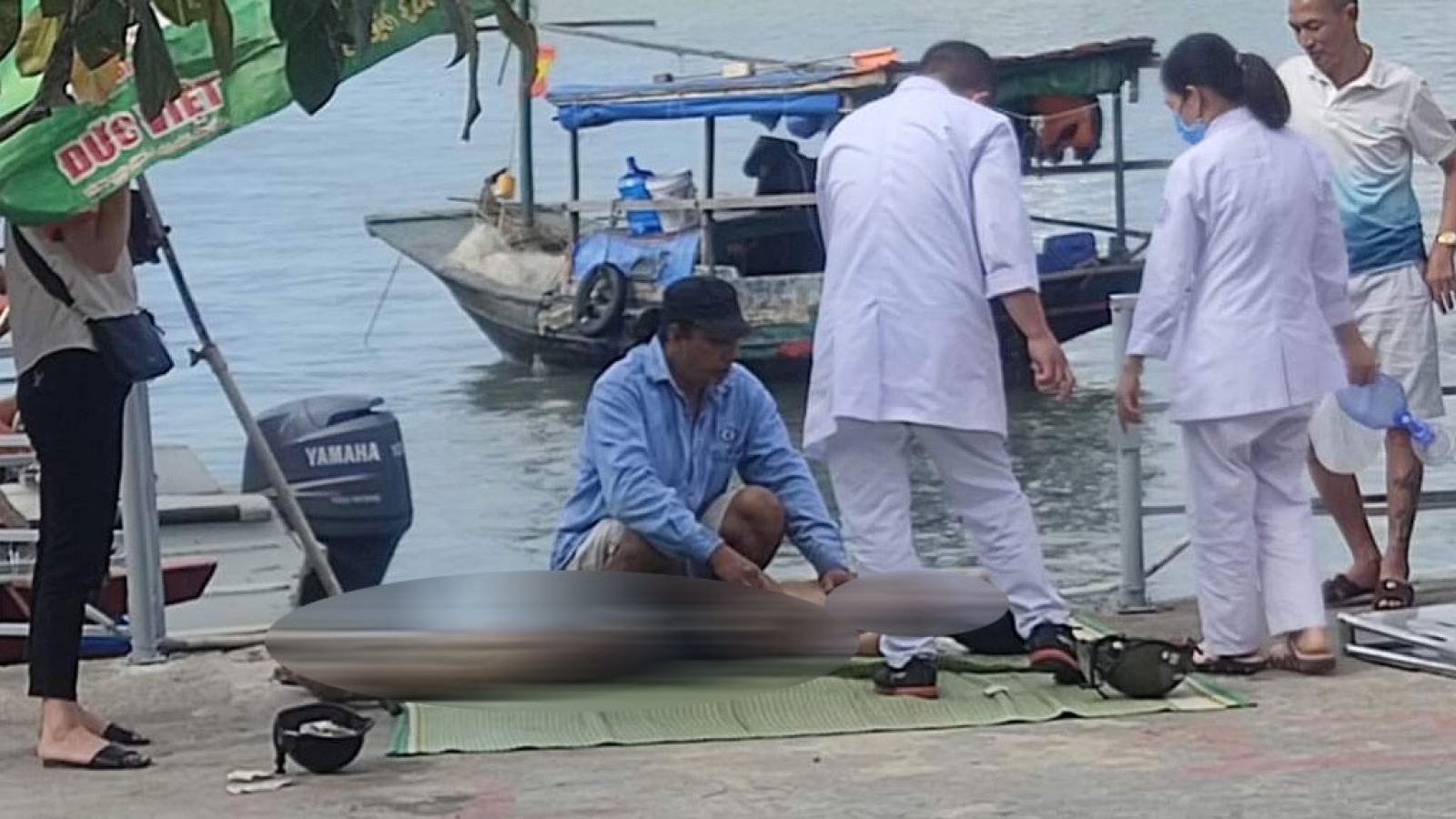 Nam thanh niên bất ngờ nhảy cầu Bãi Cháy