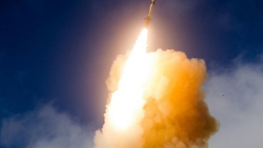 Mỹ lần đầu tiên đánh chặn thành công tên lửa ngoài khí quyển