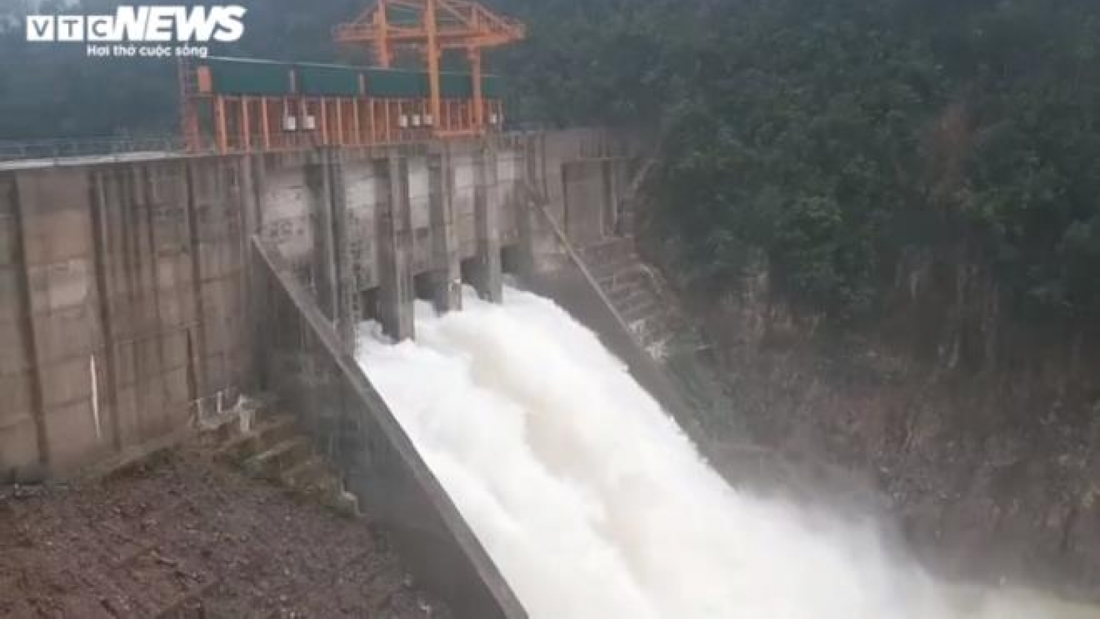 Xử lý nghiêm các chủ hồ chứa thủy điện gây mất an toàn hạ du