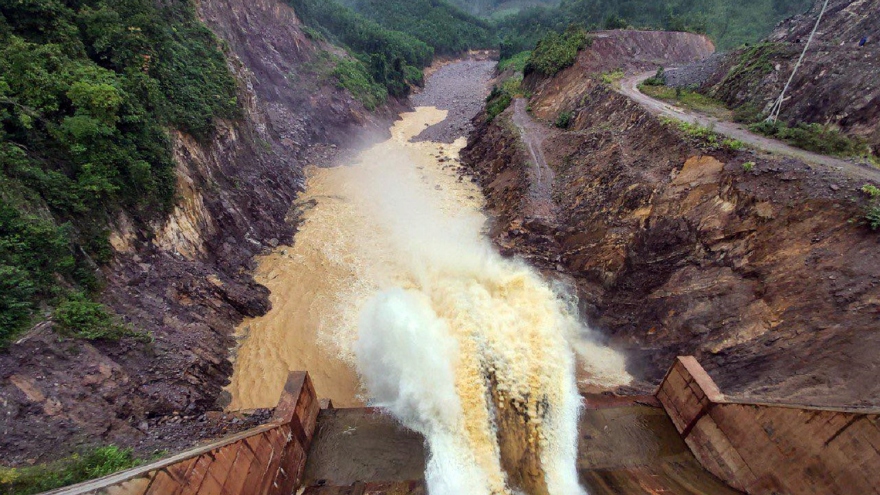 Thủy điện Thượng Nhật lại tích nước trái phép, chống lệnh của lãnh đạo tỉnh