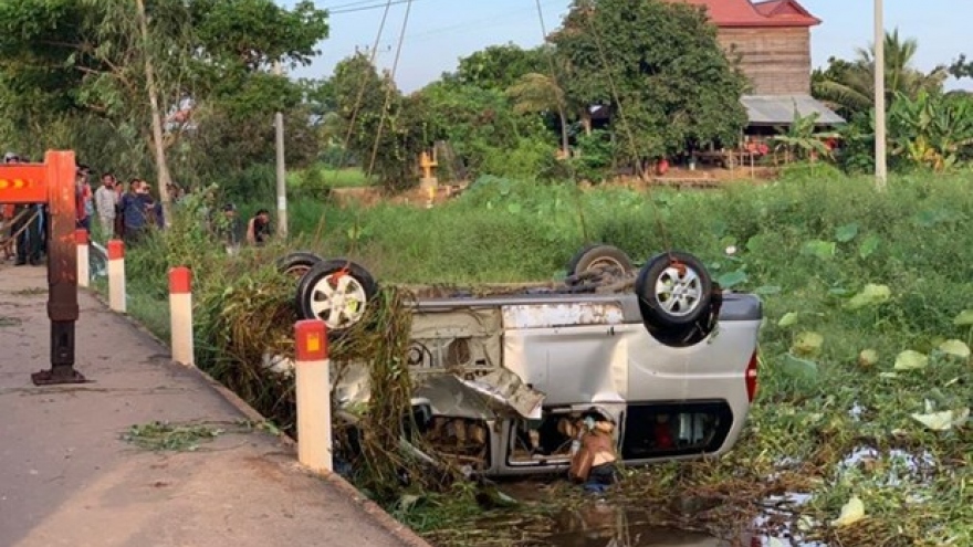 Six Vietnamese killed in traffic accident in Cambodia