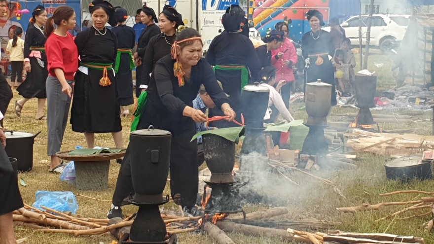 Tưng bừng ngày hội của đồng bào Tày Mường Lai