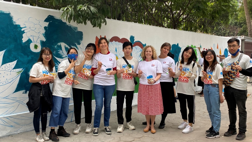 US Embassy kicks off “Clean Environment – Green Planet” project