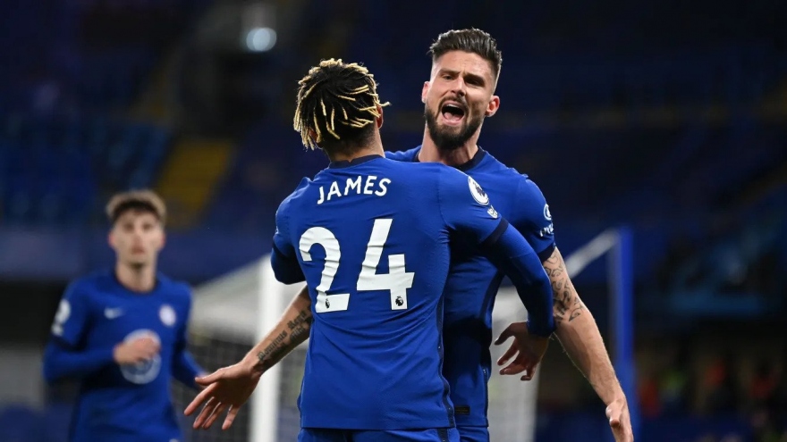 Giroud lại ghi bàn, Chelsea tạm thời lên đỉnh Ngoại hạng Anh