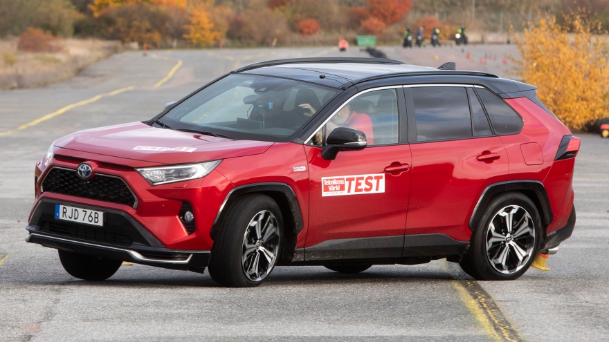 Toyota RAV4 Plug-in Hybrid 2020 gây thất vọng ở thử nghiệm đánh lái gấp