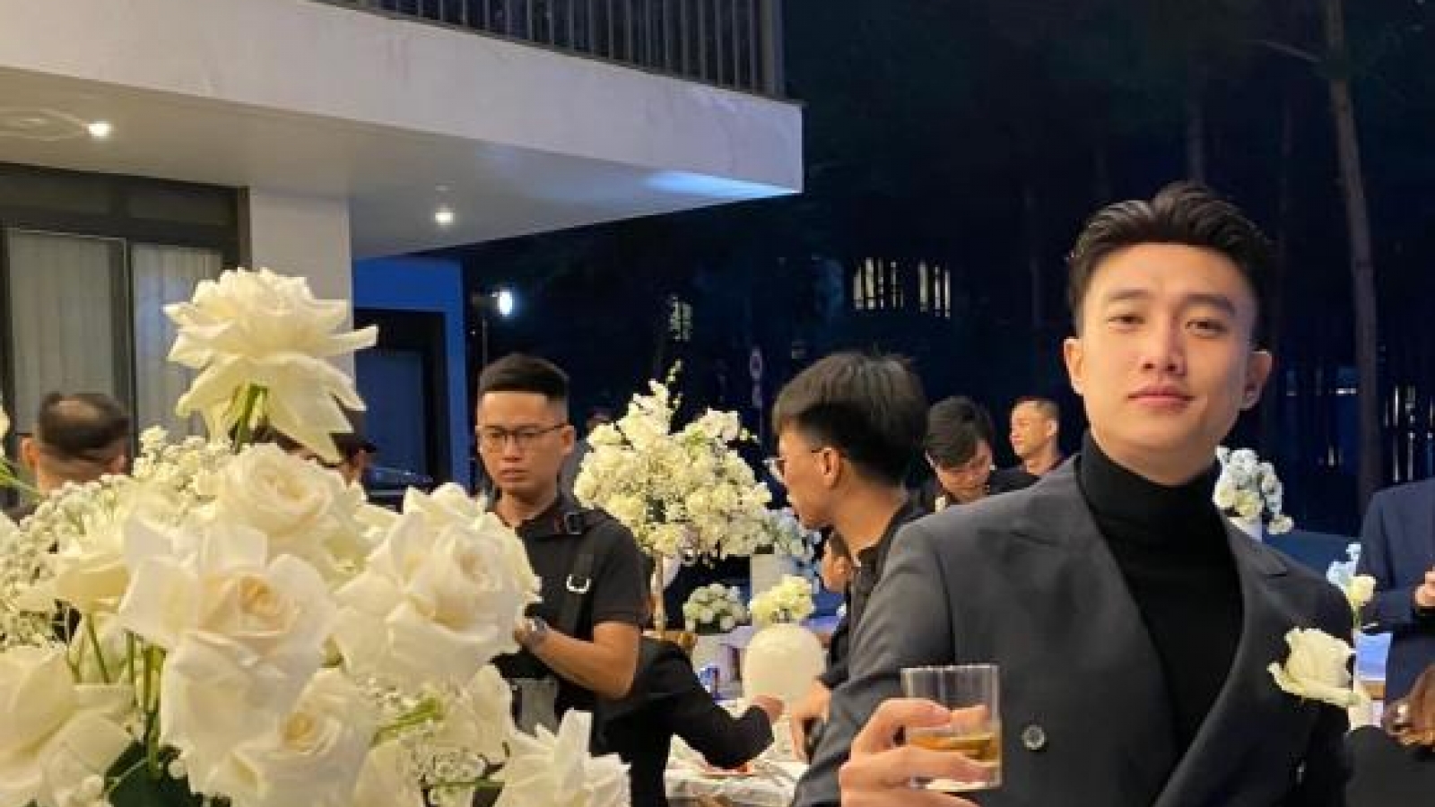 Chuyện showbiz: Thực hư diễn viên Quốc Trường bí mật làm đám hỏi tại nhà riêng