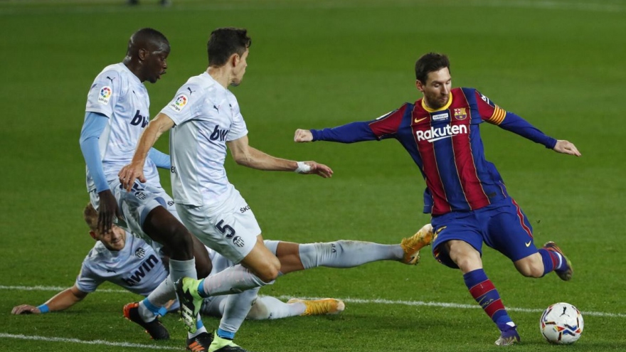 Messi ghi bàn, Barca vẫn bị Valencia cầm hòa 
