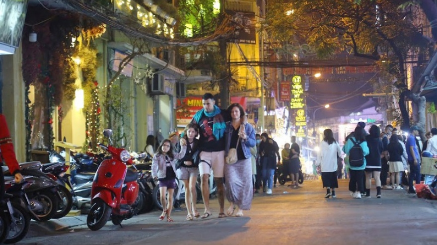 Pedestrian streets expanded around Hoan Kiem lake