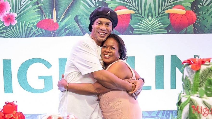 Mẹ Ronaldinho nguy kịch do mắc Covid-19 