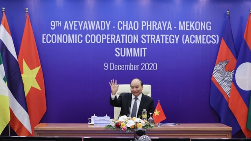 PM Phuc accentuates building sustainable economy in Mekong sub-region