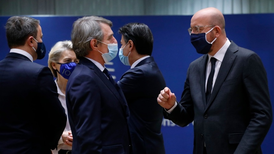 Châu Âu “thở phào” với thỏa thuận ngân sách 