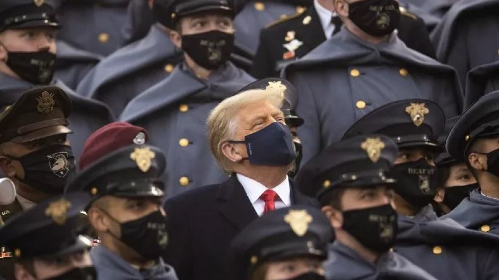 Lo ngại Trump thiết quân luật đảo chiều bầu cử, Lầu Năm Góc đưa ra cảnh báo đỏ