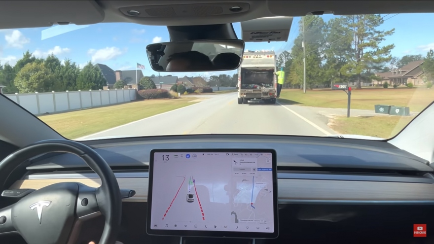 Thử nghiệm tính năng tự lái trên Tesla Model 3