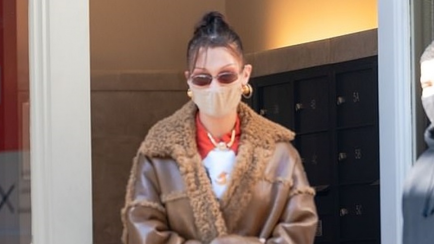 Bella Hadid giản dị xuống phố trong thời tiết giá lạnh