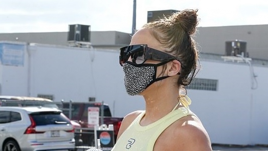 Jennifer Lopez "bốc lửa" rời khỏi phòng tập gym sau quyết định hủy đám cưới