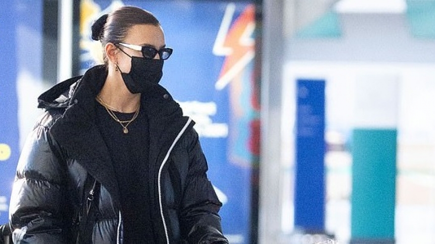 Irina Shayk và con gái cưng tái xuất sành điệu ở sân bay