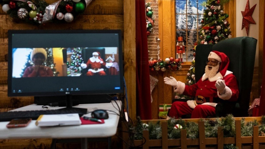 Giáng sinh thời Covid: Ông già Noel trực tuyến, bữa tối qua Zoom