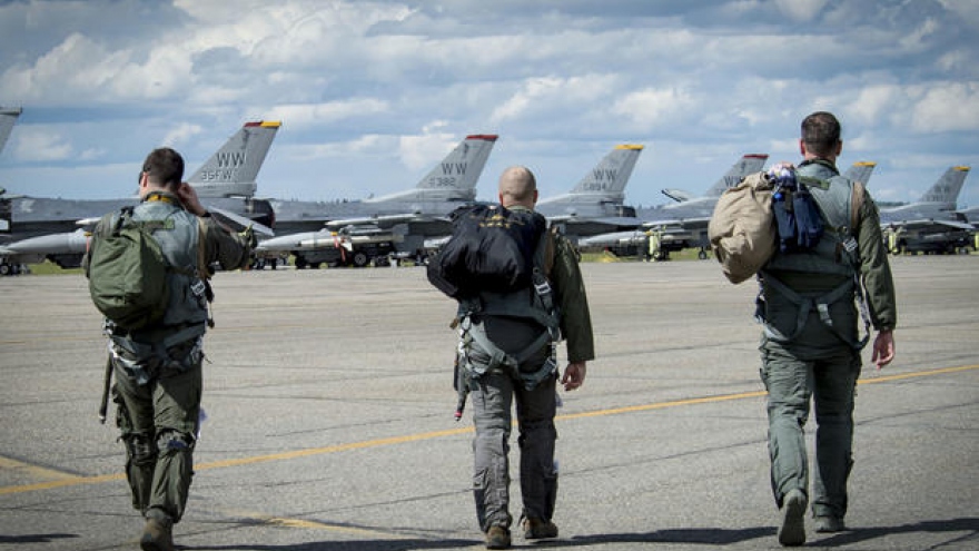 Các nhà điều tra tiết lộ “góc tối” của ngành hàng không quân sự Mỹ
