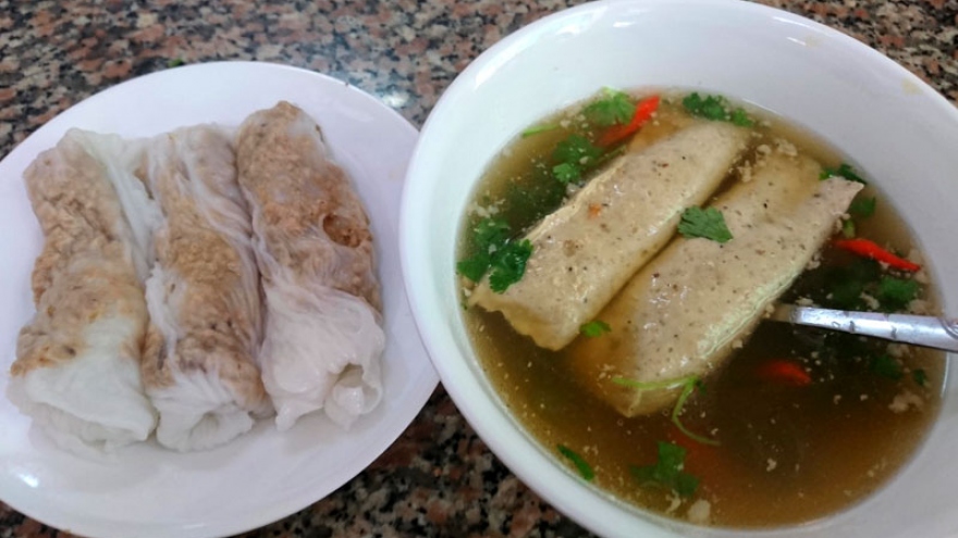 Banh cuon Cao Bang, a must-try dish in Hanoi 