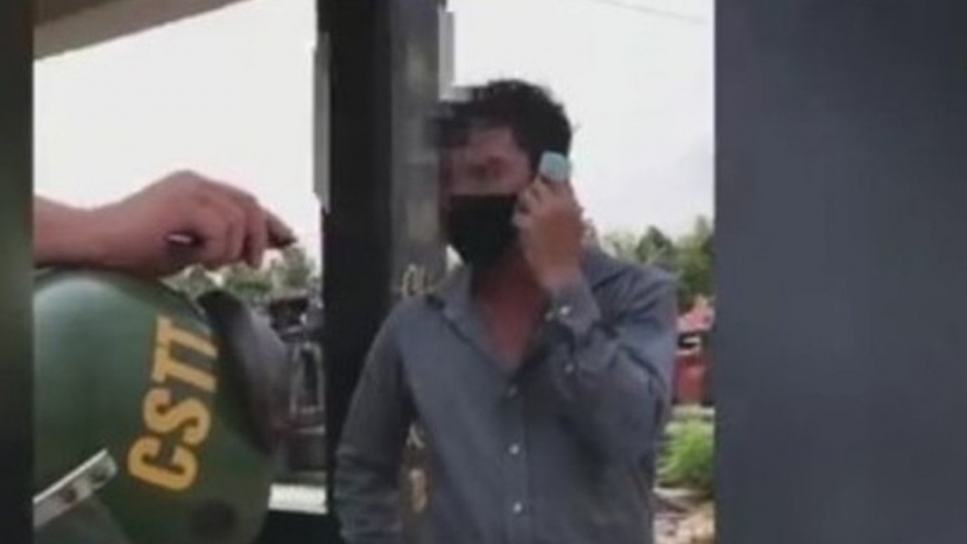 Tạm đình chỉ 2 cảnh sát giao thông-trật tự để xác minh vi phạm