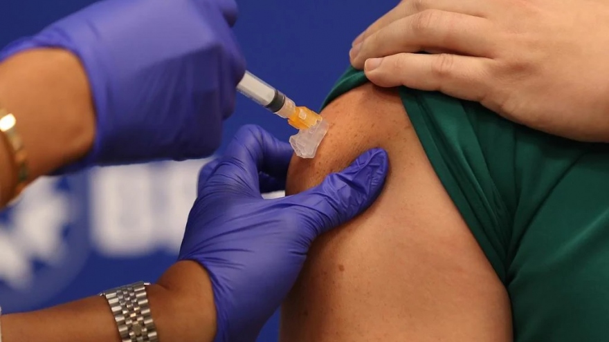 Australia sẽ hoàn thành tiêm chủng vaccine Covid-19 cho người dân vào tháng 10/2021